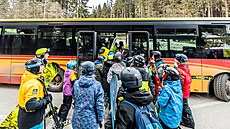 Mezi skiareály ve �pindlerov� Mlýn� dopravuje ly�a�e i skibus. Do budoucna by...