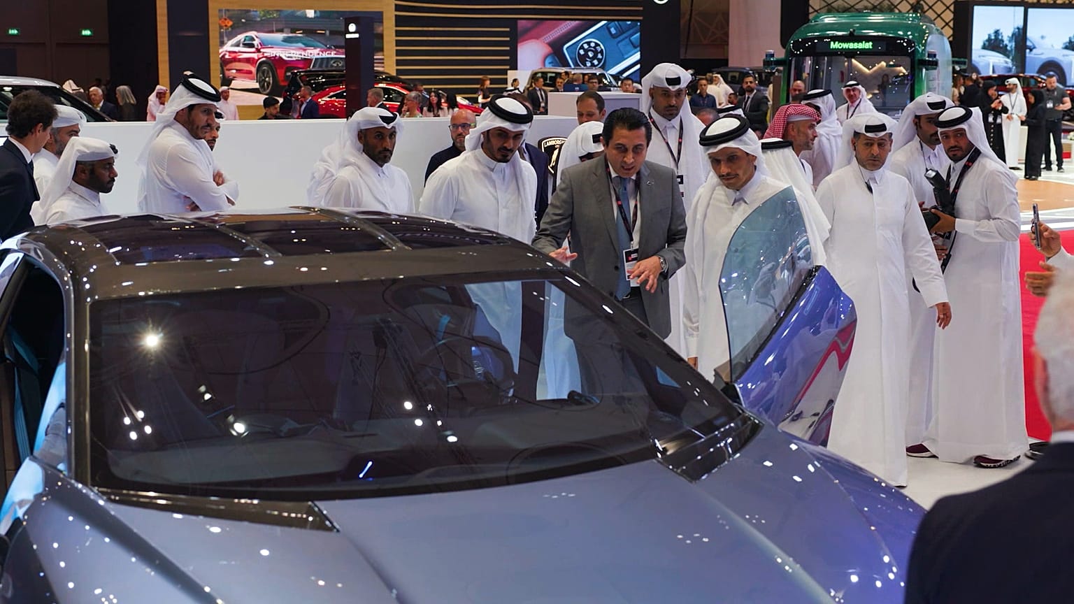 معرض جنيف الدولي للسيارات: شركات السيارات تتسابق للإنتقال من البنزين إلى الطاقة الكهربائية