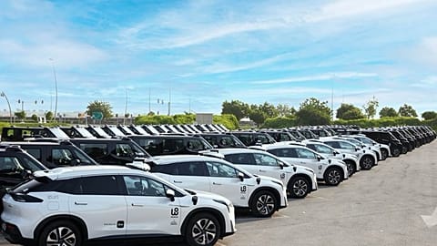 انطلاق سيارات أجرة ذاتية القيادة في أبوظبي بشراكة بين "Uber" و"WeRide"