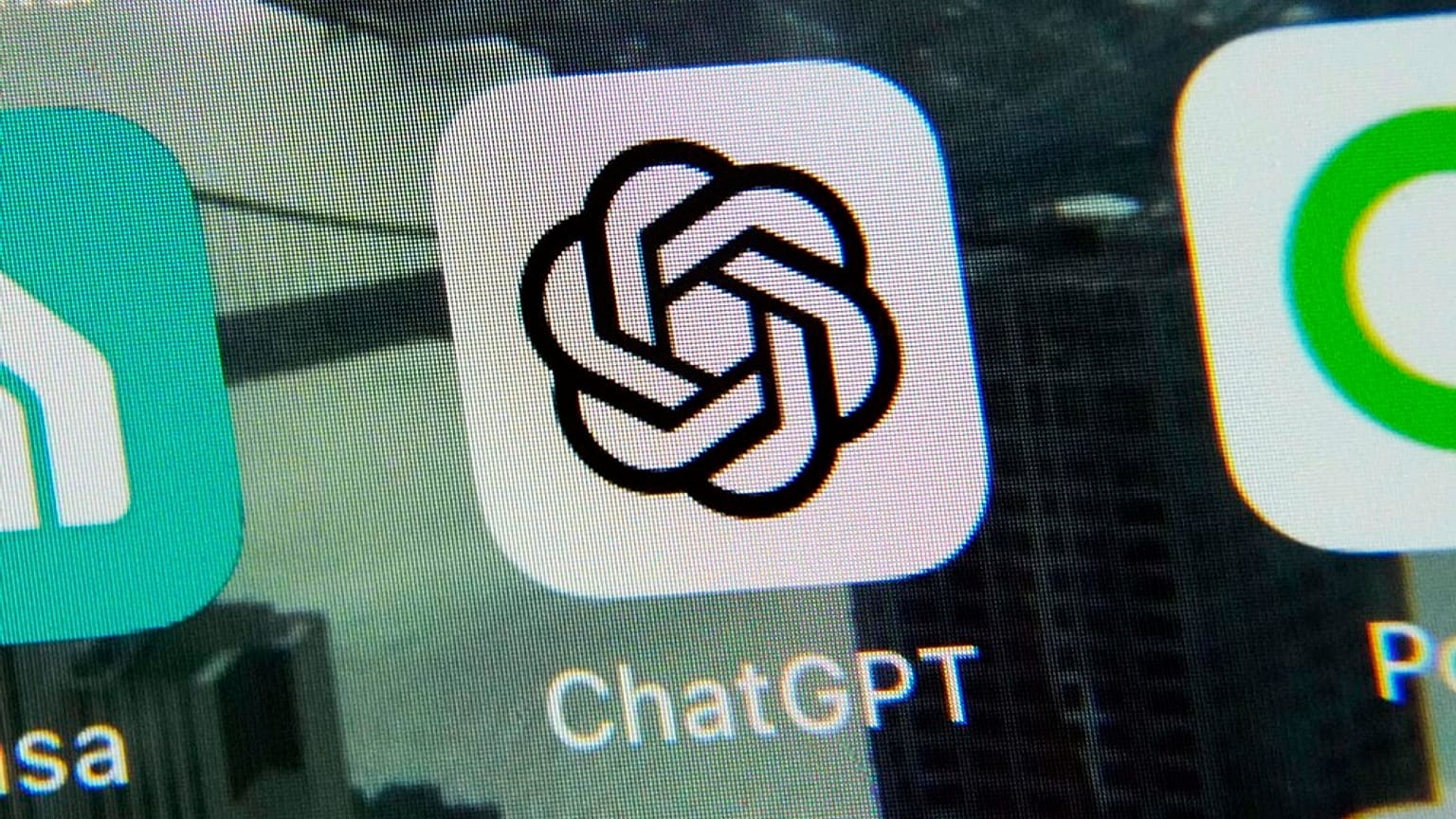 يُعرض تطبيق ChatGPT على iPhone في نيويورك، 18 مايو 2023.