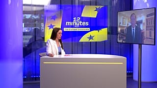 مدير وكالة الاستخبارات المركزية السابق والجنرال المتقاعد في الجيش الأميركي ديفيد بتريوس، خلال مقابلة مع "يورونيوز".