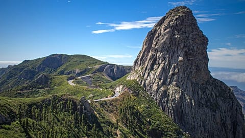 اختارت "Lonely Planet" جزيرة "La Gomera" في "Canary Islands" بسبب مسارها الخلاب للمشي لمسافات طويلة.