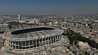 من الأرشيف - ملعب أزتيكا في مدينة مكسيكو، قبل 100 يوم من حفل افتتاح كأس العالم لكرة القدم 2026، في 3 آذار/مارس 2026.