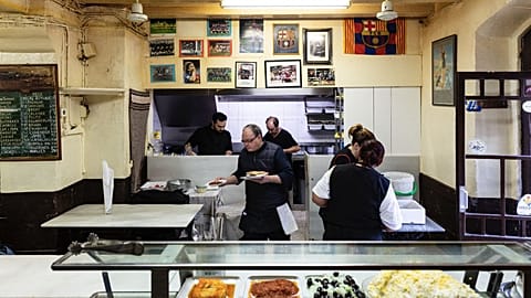 اختارت مجلة "Time Out" برشلونة ضمن أفضل مدن الطعام في العالم (في الصورة: مطعم "La Cova Fumada").