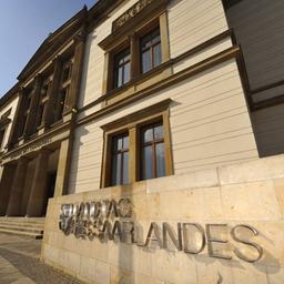 Eingang des saarländischen Landtagsgebäudes.