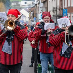 Der närrische Umzug 2026 in Dillingen mit dem SR 3 Prunkwagen