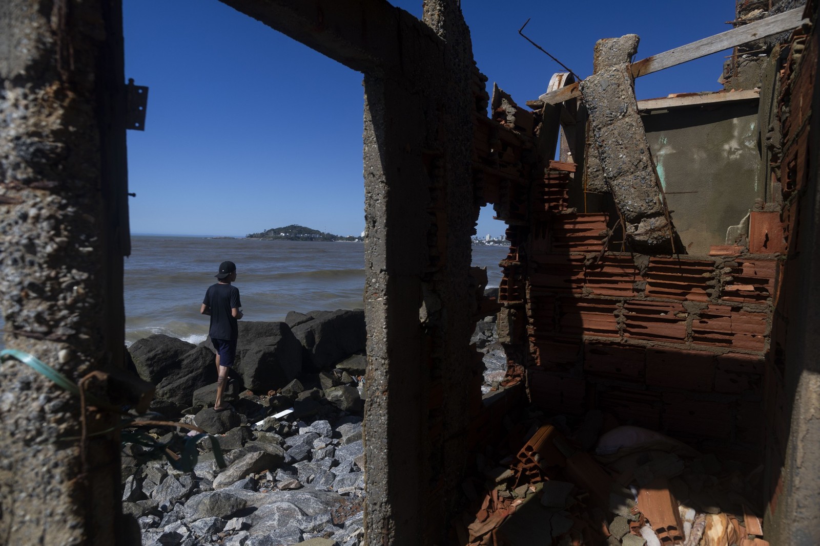 Como ficou a comunidade após a última ressaca— Foto: Márcia Foletto / Agência O Globo