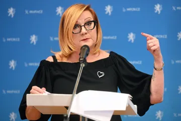 Rozpočet loni skončil v deficitu 290,7 miliardy korun. Stanjura nesouhlasí