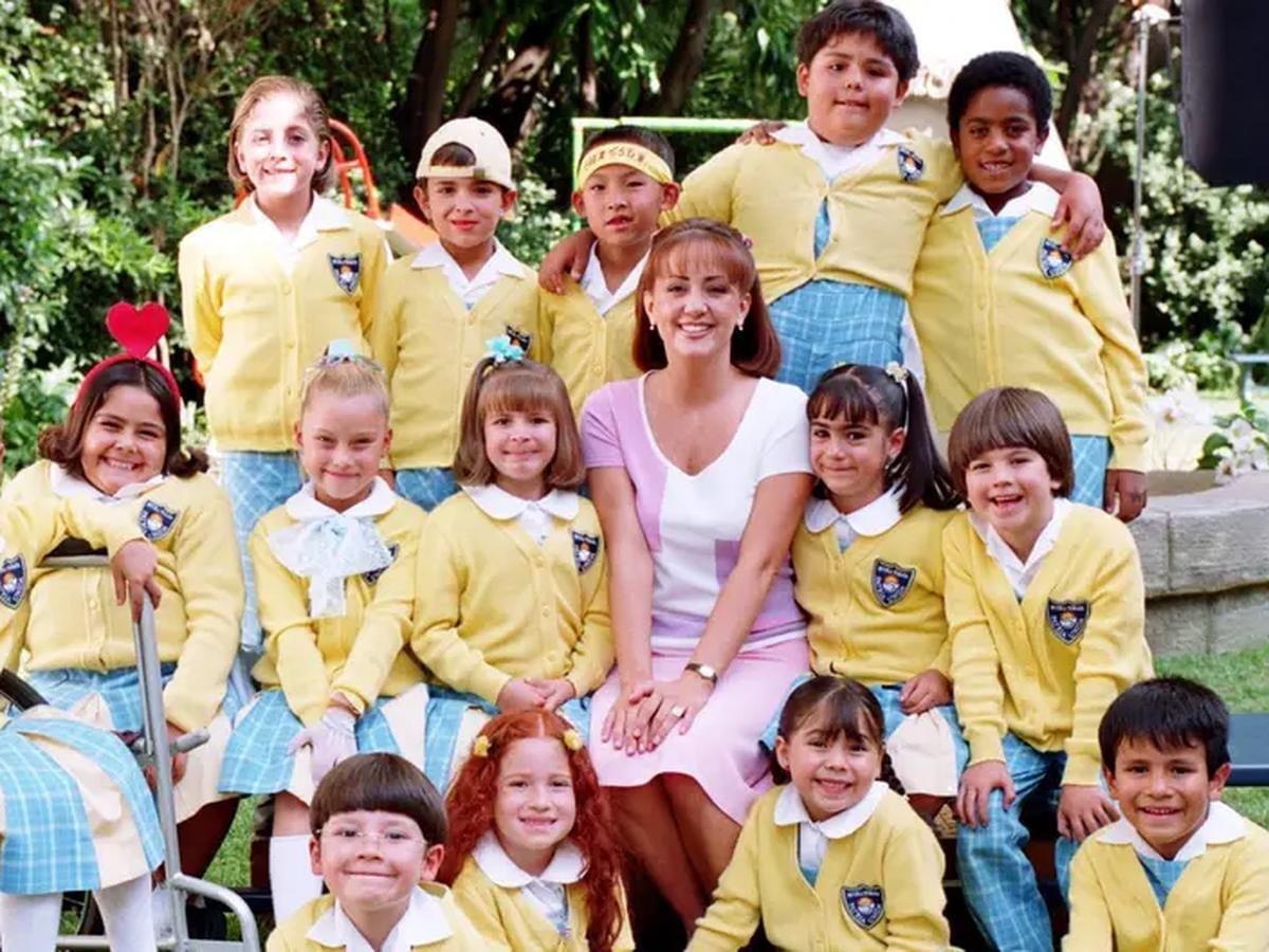 Daniela Aedo, Andrea Legarreta, Vilma Traca, Ana Paulina Caceres, Valentina Cuenca, Juan De Dios Martin, Óscar Alberto Lopez, Kevin Hung, Christian Stanley, Nicole Durazo, and Natalia Juárez in ¡Vivan los niños! (2002)