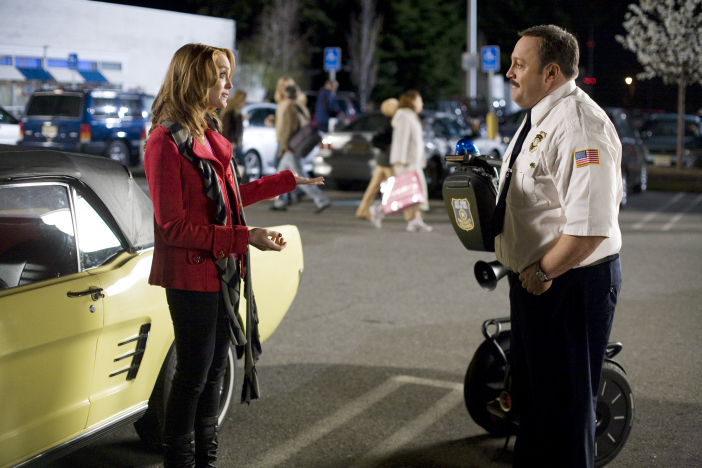 Kevin James and Jayma Mays in Paul Blart: Mall Cop (2009)