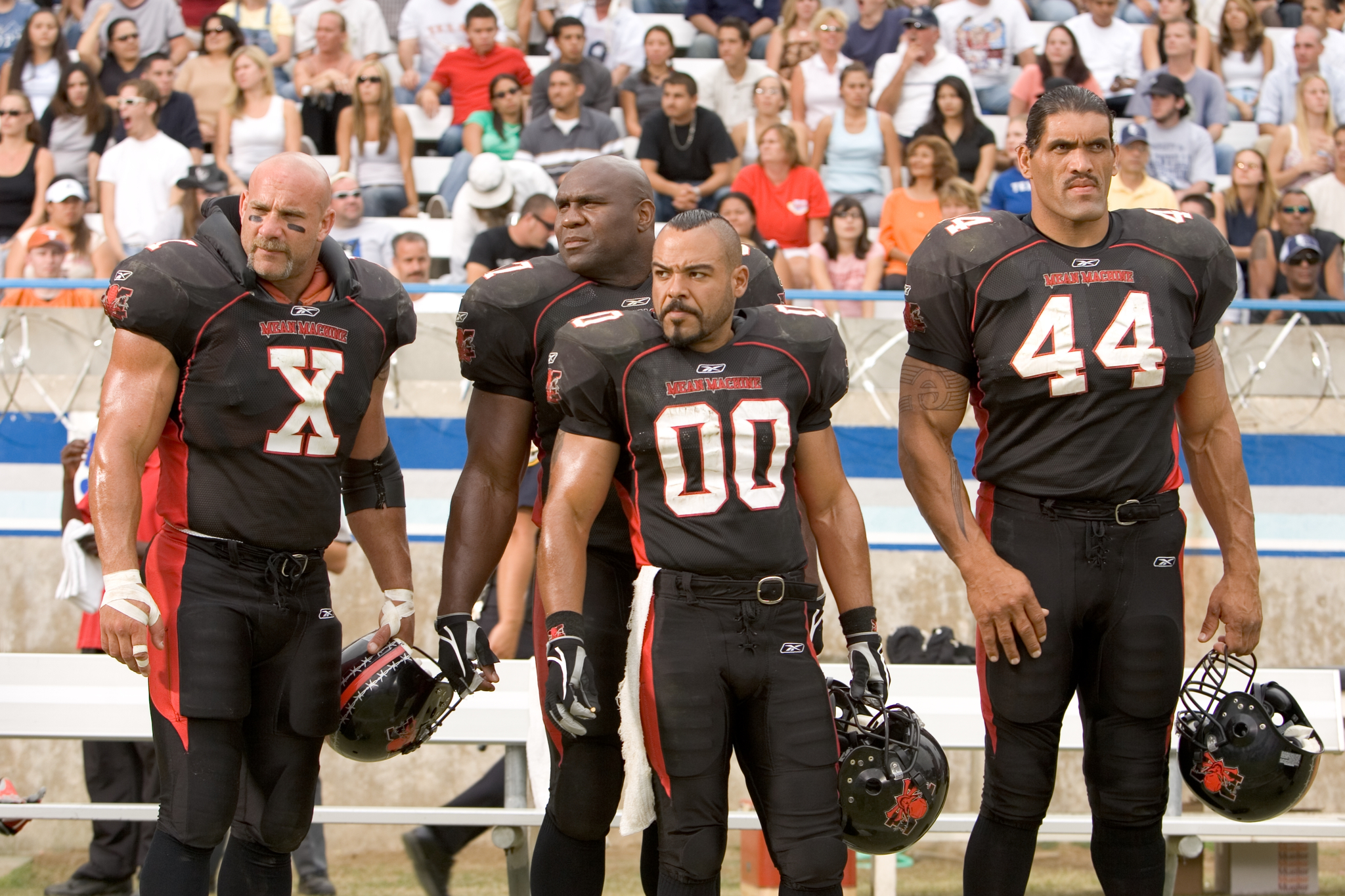 Bill Goldberg, Lobo Sebastian, Bob Sapp, and Dalip Singh in The Longest Yard (2005)