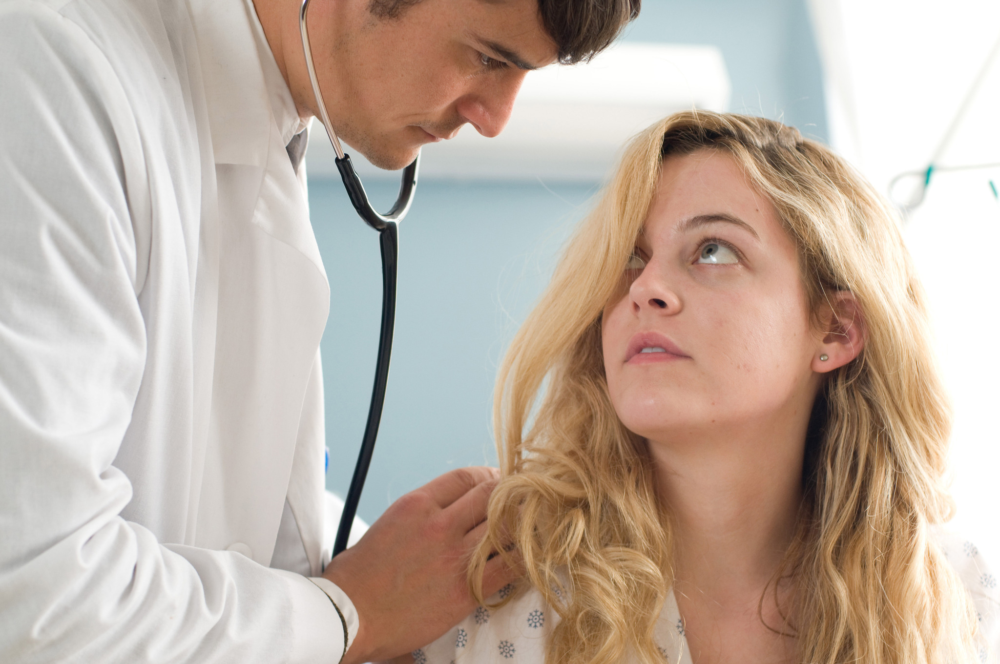 Orlando Bloom and Riley Keough in The Good Doctor (2011)