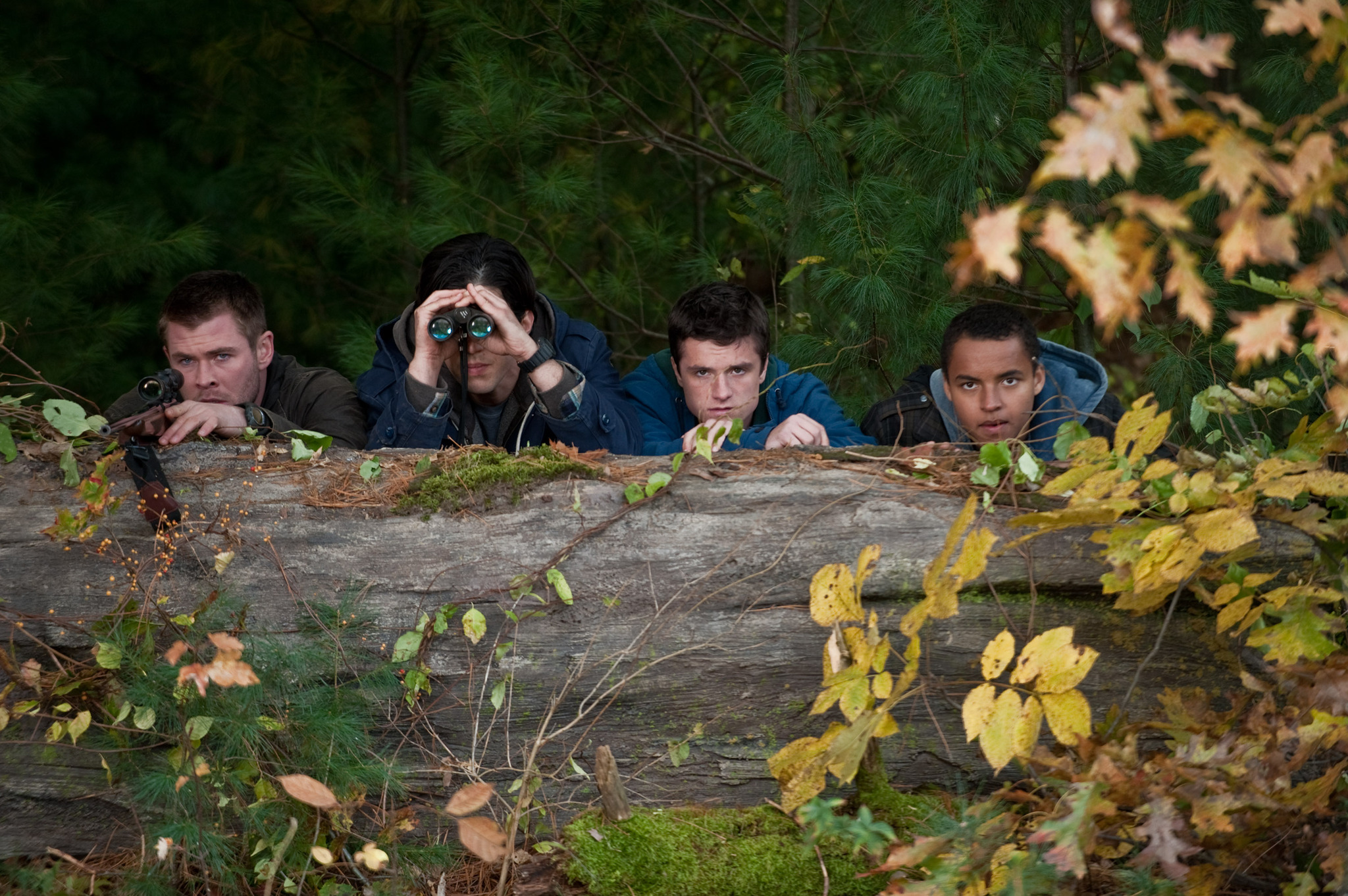 Josh Peck, Chris Hemsworth, Josh Hutcherson, and Connor Cruise in Red Dawn (2012)