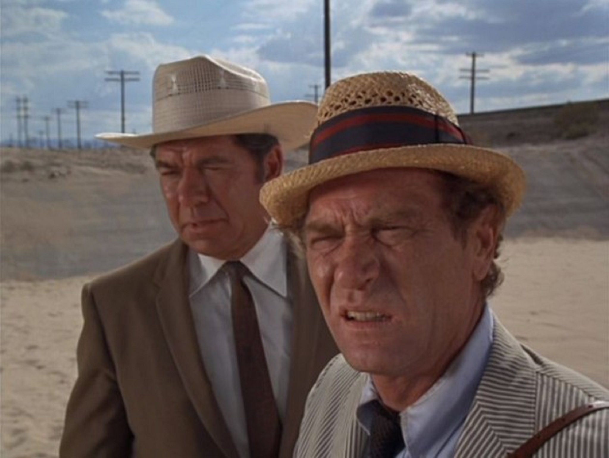 Claude Akins and Darren McGavin in The Night Stalker (1972)