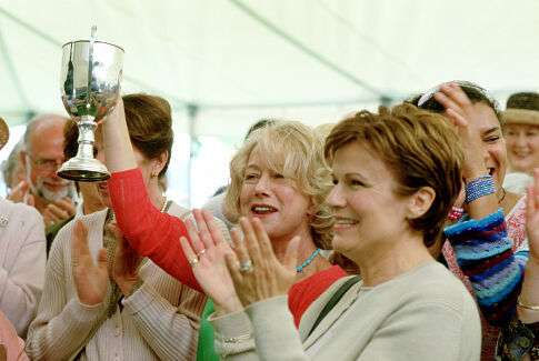 Helen Mirren and Julie Walters in Las chicas del calendario (2003)