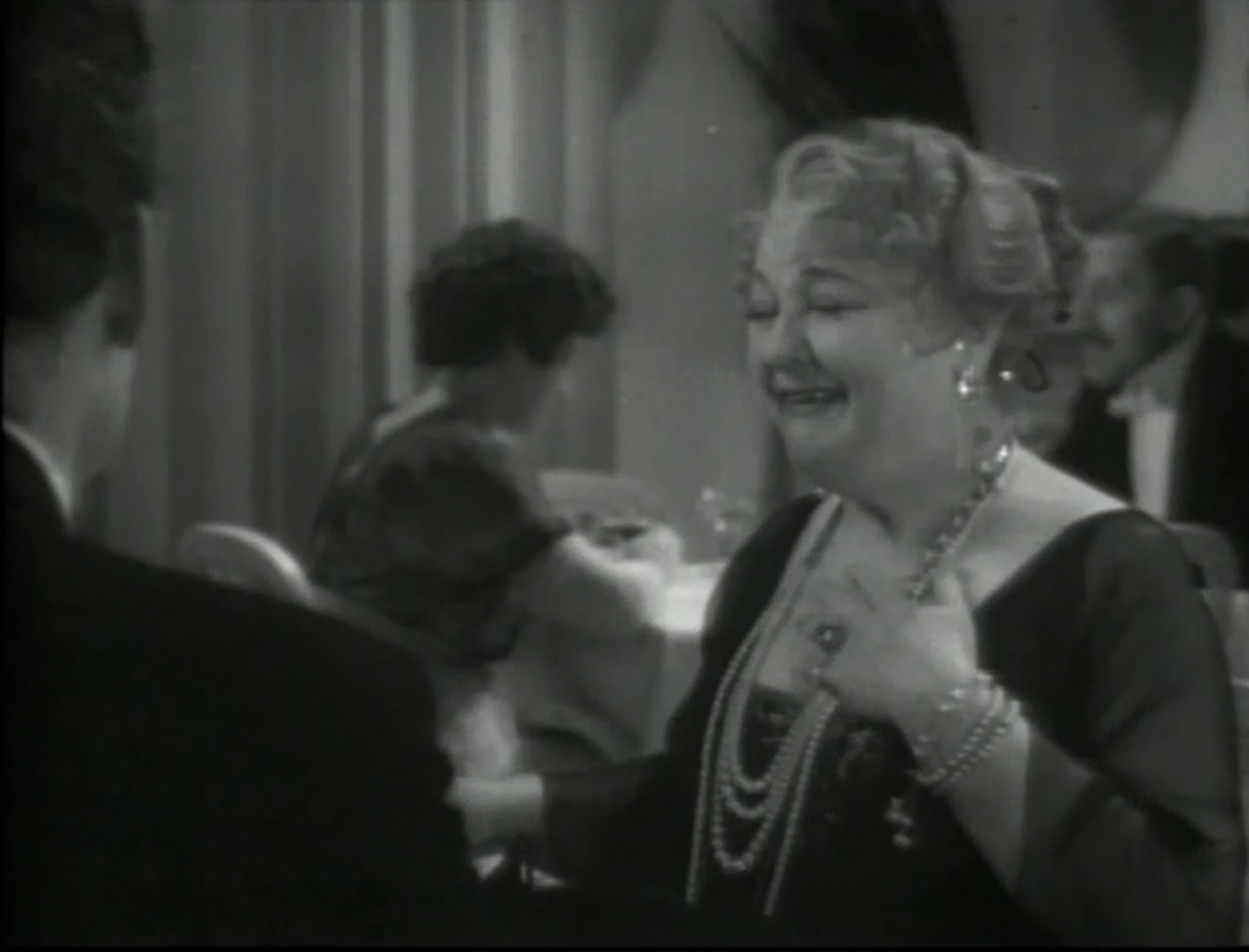 Laura Hope Crews in Confession (1937)