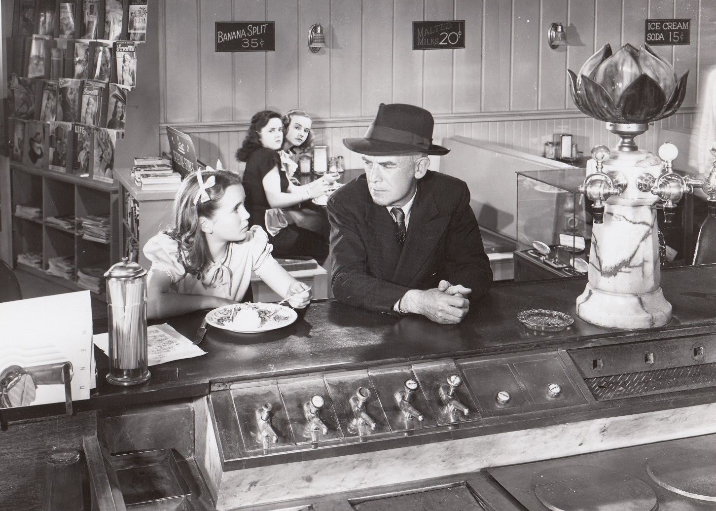 Peggy Ann Garner, James Gleason, Connie Marshall, and Barbara Whiting in Home, Sweet Homicide (1946)