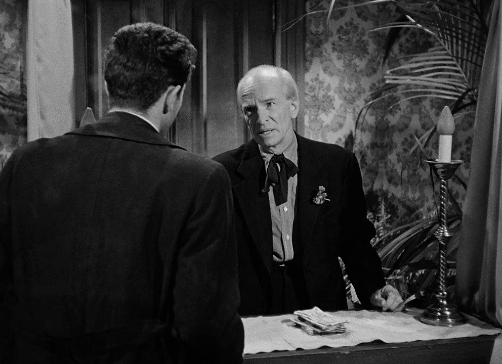 Farley Granger and Ian Wolfe in They Live by Night (1948)