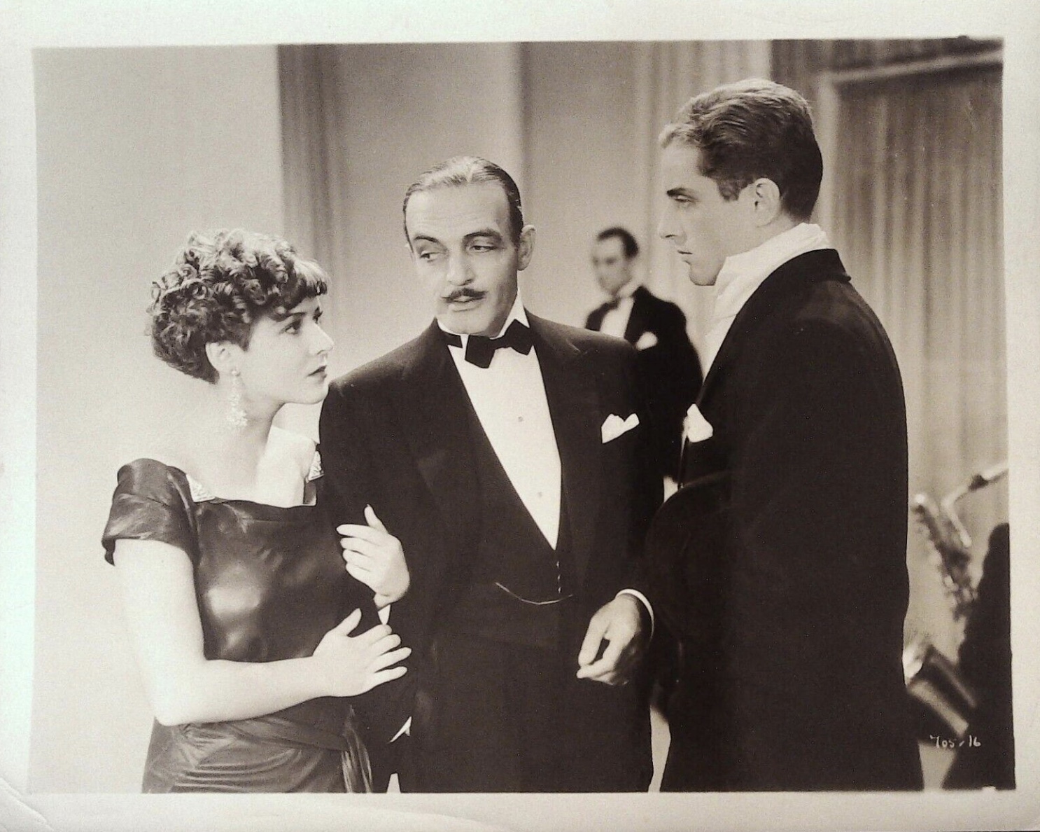 Mae Clarke, C. Henry Gordon, and Phillips Holmes in Penthouse (1933)