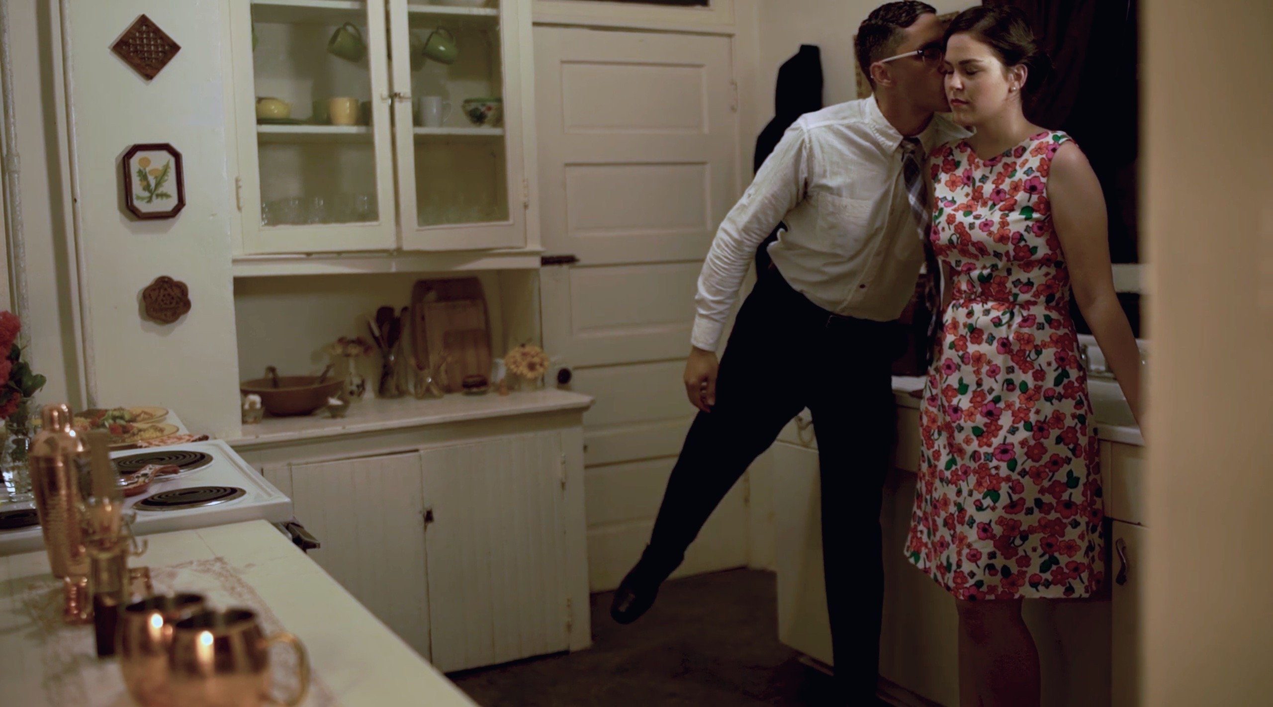 Still of Karen Labbé and Adrian Monte in Dans le Four