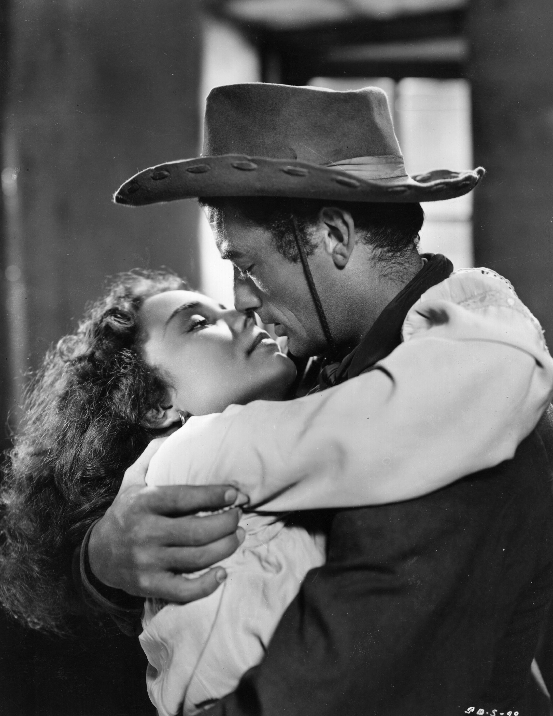 Gregory Peck and Jennifer Jones in Duel in the Sun (1946)