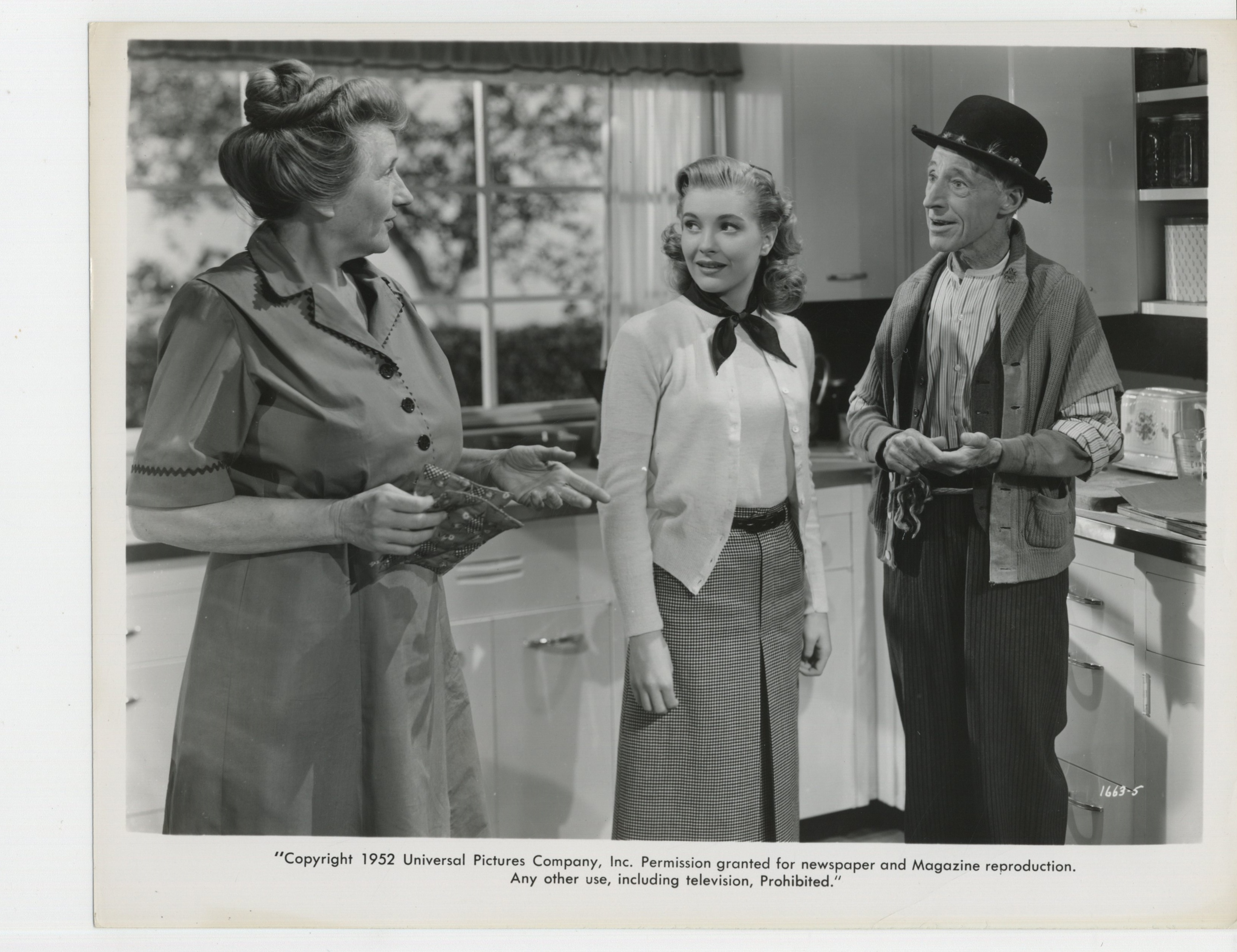 Percy Kilbride, Marjorie Main, and Lori Nelson in Ma and Pa Kettle at the Fair (1952)