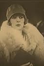 Marguerite De La Motte in The Final Extra (1927)