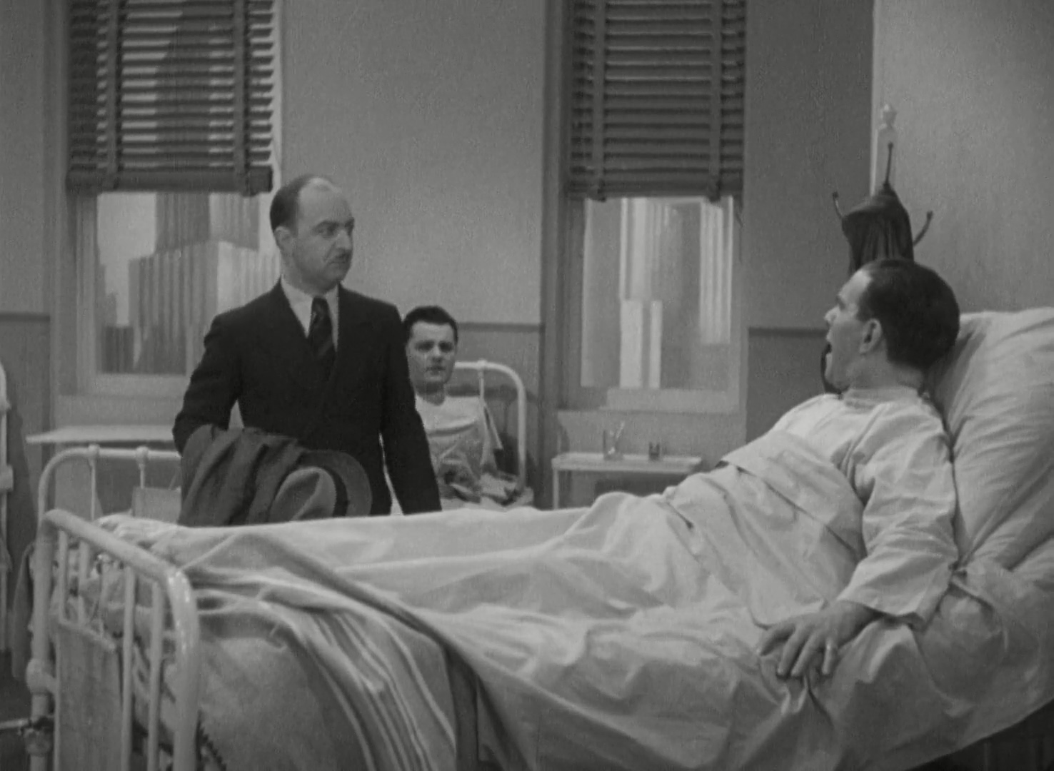 George Burns and Chester Clute in Oh, My Operation (1931)