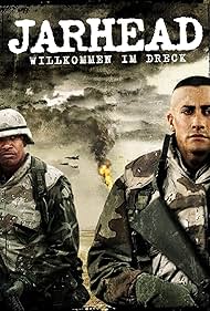 Jamie Foxx and Jake Gyllenhaal in Jarhead - Willkommen im Dreck (2005)