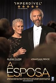 Glenn Close and Jonathan Pryce in A Esposa (2017)