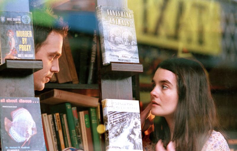 Shirley Henderson and Jamie Sives in Wilbur Wants to Kill Himself (2002)