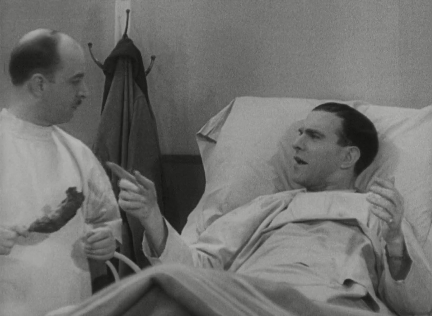 George Burns and Chester Clute in Oh, My Operation (1931)