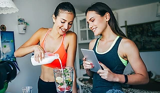 Как выглядел ЗОЖ 10 лет назад: еда по часам, отказ от глютена и сахара, марафоны похудения