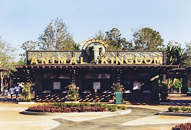 De entree van Disney's Animal Kingdom diende als inspiratie voor de entree van Port Laguna