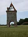 Pigeonnier sur la route de Gagnac.