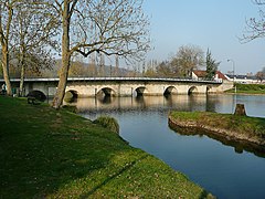 Le Loir à Saint-Denis-les-Ponts.