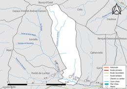 Carte en couleur présentant le réseau hydrographique de la commune