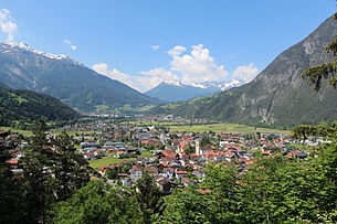 Blick von Anreit auf Zams, im Hintergrund die Verwallgruppe