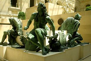 Elementi recuperati del basamento originale della place des Victoires, Louvre.