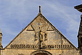 Fronton romanic al Abației Saint-Jouin de Marnes (Saint-Jouin-de-Marnes, Deux-Sèvres, Franța)