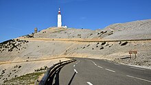 Les derniers lacets du mont Ventoux.