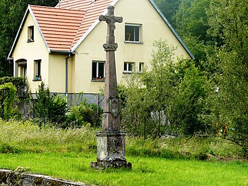 Распятие в центральной части деревни