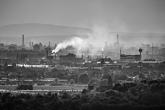 Natur und Industrie Photograph: Stephan Sprinz