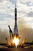 Lanzamiento de la Soyuz TMA-2 desde Baikonur el 26 de abril de 2003