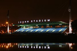 Icahn Stadium bei Nacht