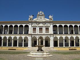 Patio de la Universidad de Évora.