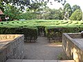 Labirinto verde na Praça das Flores