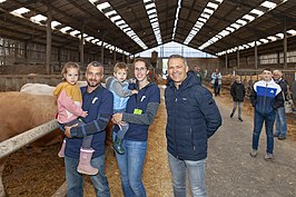 Boerenbondvoorzitter Lode Ceyssens (rechts) bezocht het bedrijf van de familie Meeuwis op de Dag van de Landbouw.