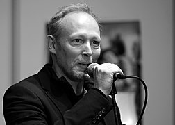 Lars Mikkelsen dans le rôle de Viktor Petrov