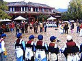 Celebrazione naxi nel centro cittadino